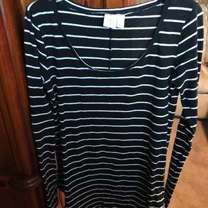 Very cute top great condition. XS